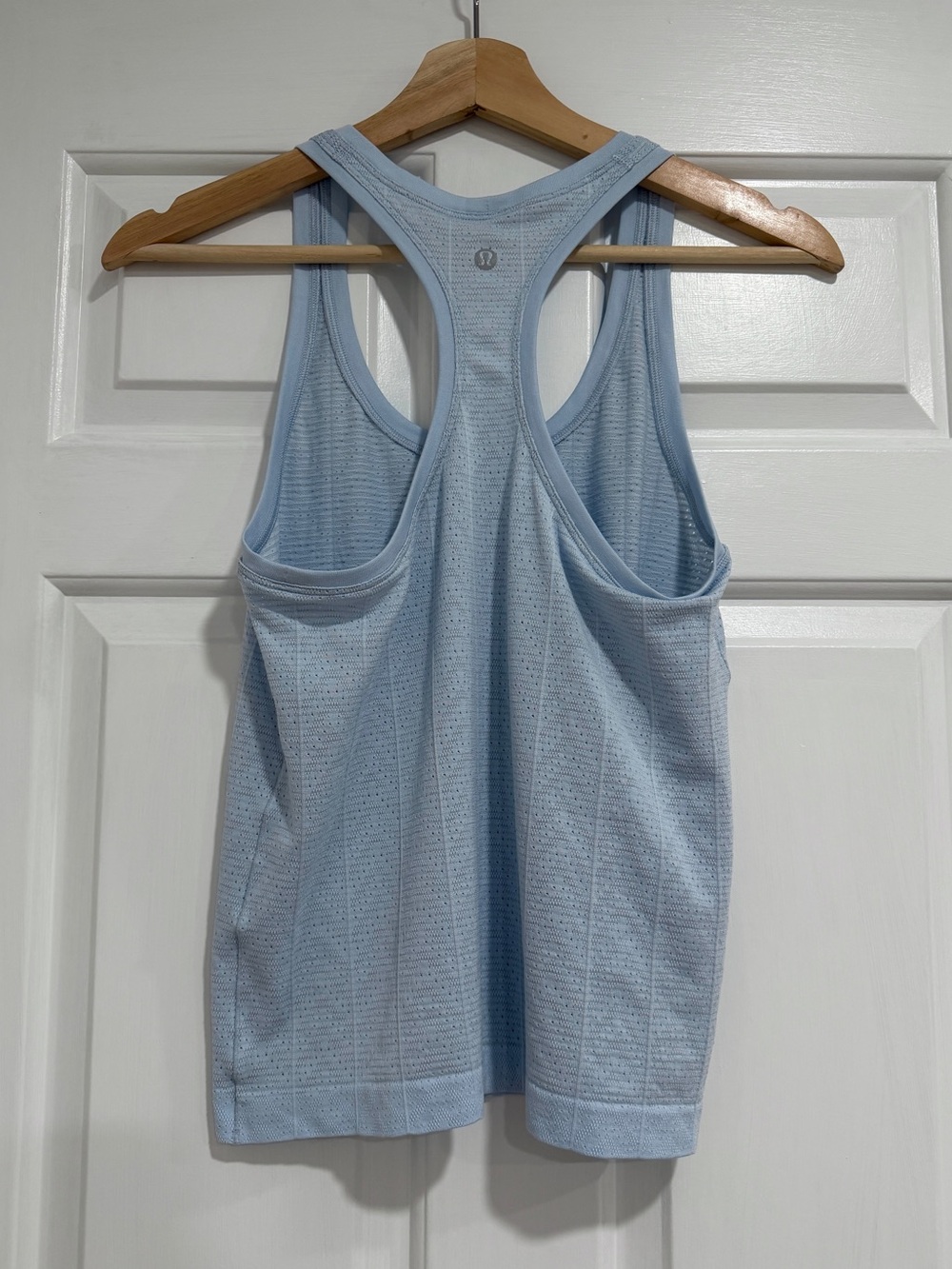 Lululemon Swiftly Pointelle Racerback Tank 
Herringbone Dot Starch Blue - Size 6 - Picture 5 of 5